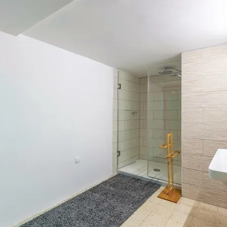 Beautiful In W/ Sauna, Wifi&2 Bedrooms *